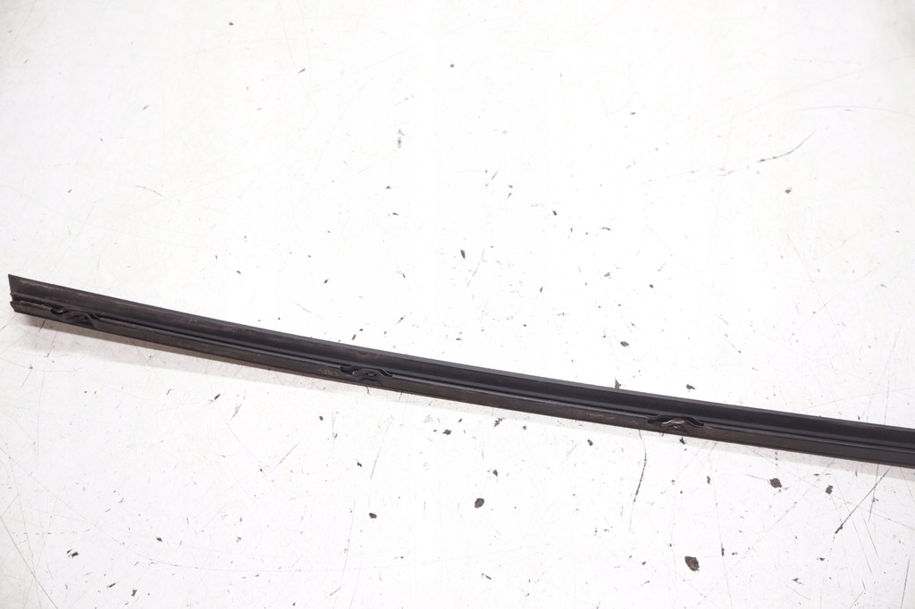 фото №7, Молдинг скло лобове перед передня права volvo v70 iii s80 ii 31214493