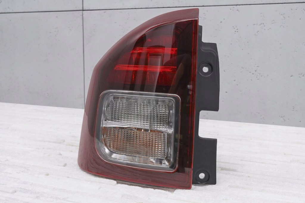 Jeep compass 2011-2017 фара кузовна led ліва задній 5272909ab Зі Шроту