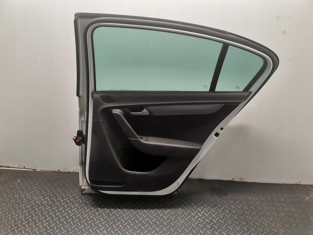фото №8, Двері правий задня vw passat b7 sedan lb9a