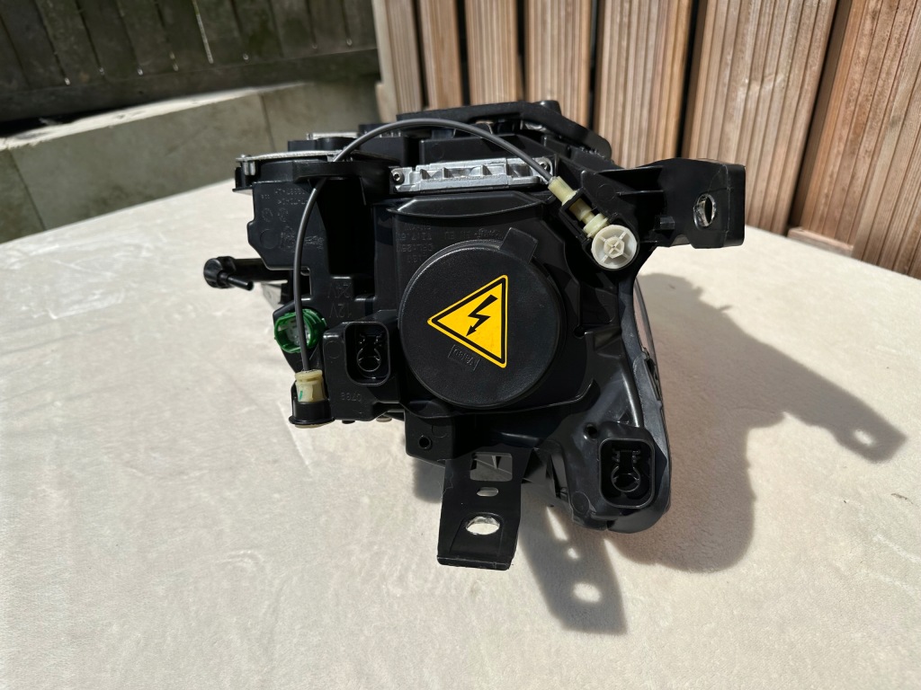 Maserati quattroporte vi 13-16 ксенон ліва лампа америка поворотна m156 Доставка