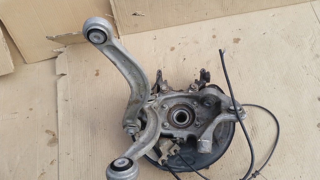 фото №10, Поворотный кулак левая /правая задняя mercedes w205