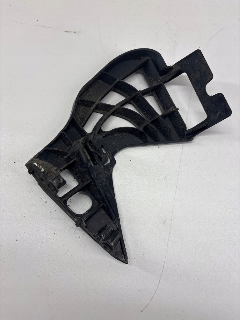 фото №1, Bmw 5 g30 g31 2018 элементы крепёжные