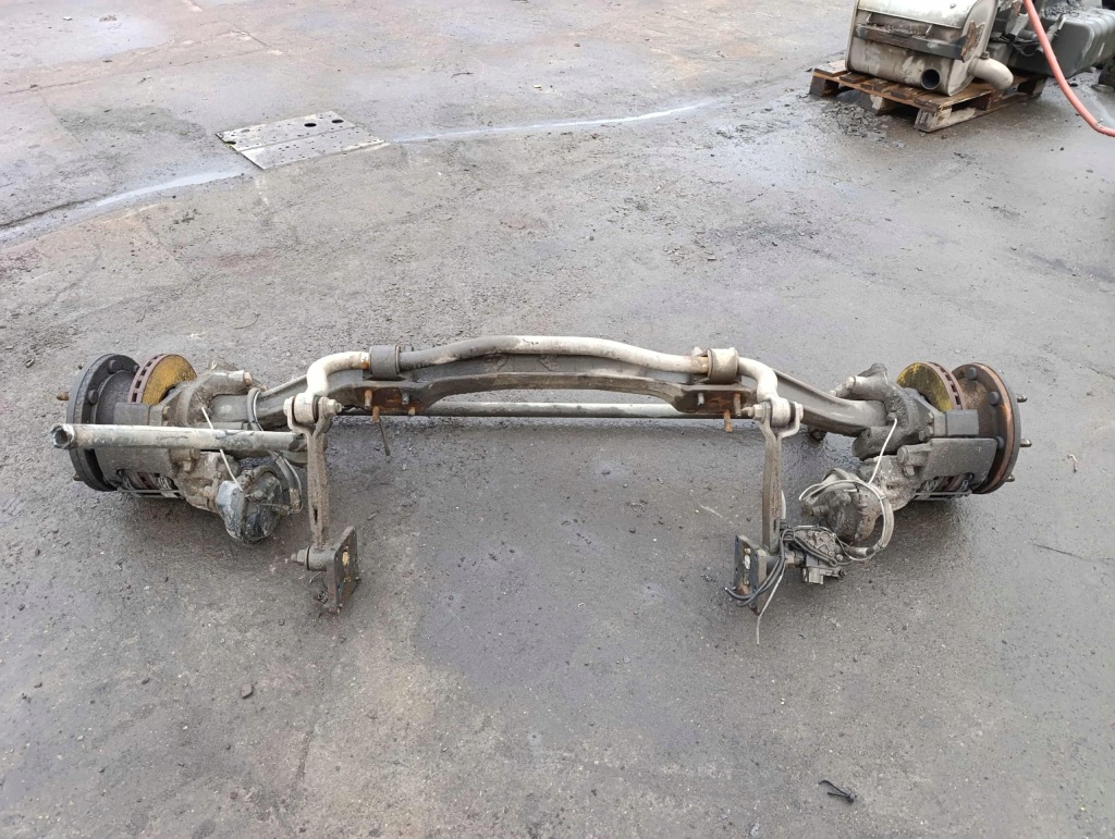 фото №1, Передняя балка oś подвеска iveco eurocargo 17,5" 8 шпилька
