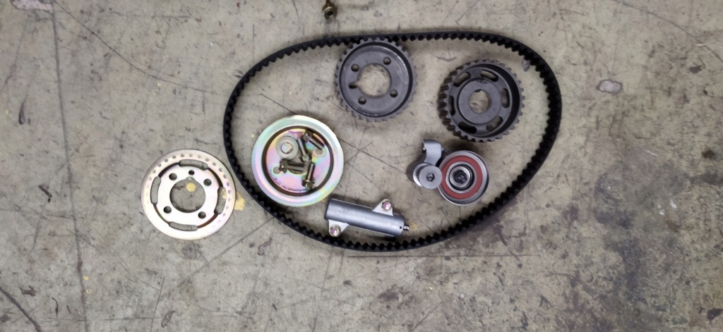 фото №1, Toyota land cruiser 100 4.2 d грм натяжитель