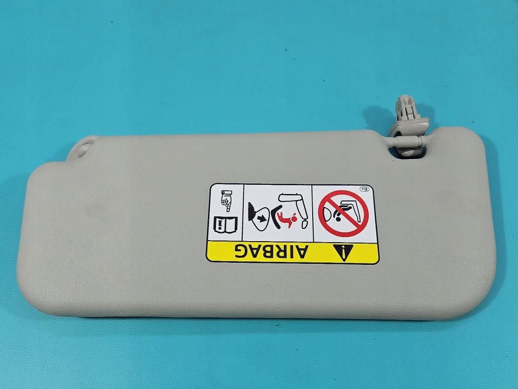 Купити Заслінка права toyota auris 2 козирок накладка сонцезахисна