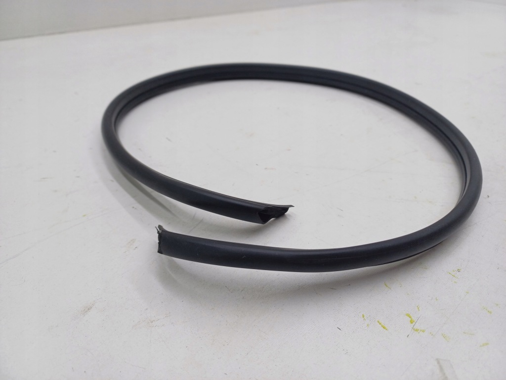 Mercedes w201 прокладка гумовий люк оригінал Недорого