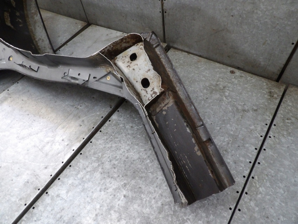 Jeep grand cherokee wj крыло правая  задний Доставка