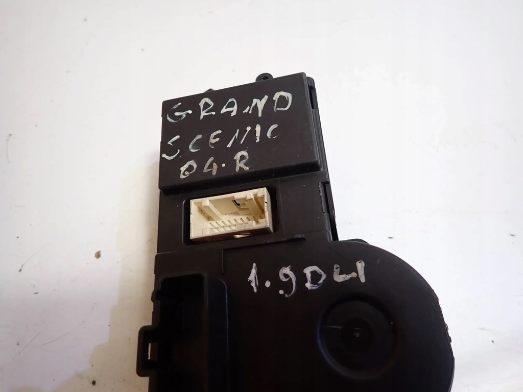 фото №4, Панель кондиционера renault grand scenic 04r 8200344842