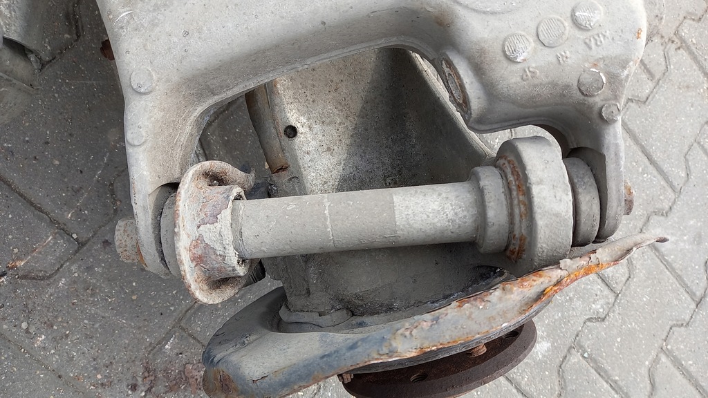 фото №8, Балка підрамник задня bmw e39 kombi 00r