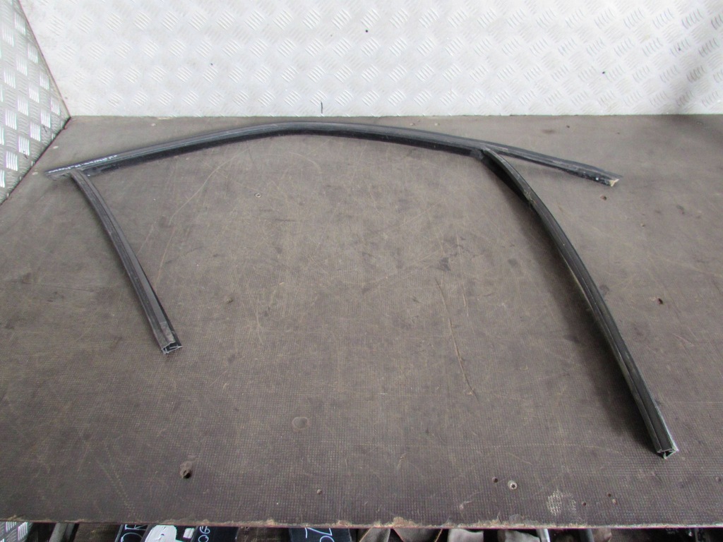 фото №1, Рамка прокладка дверь правый перед ford s-max 06-10