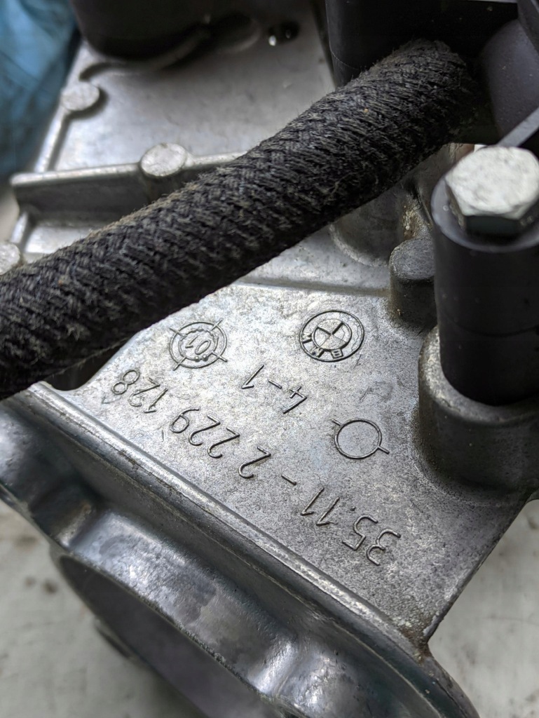 Купити Bmw оригінальний номер 35311163870