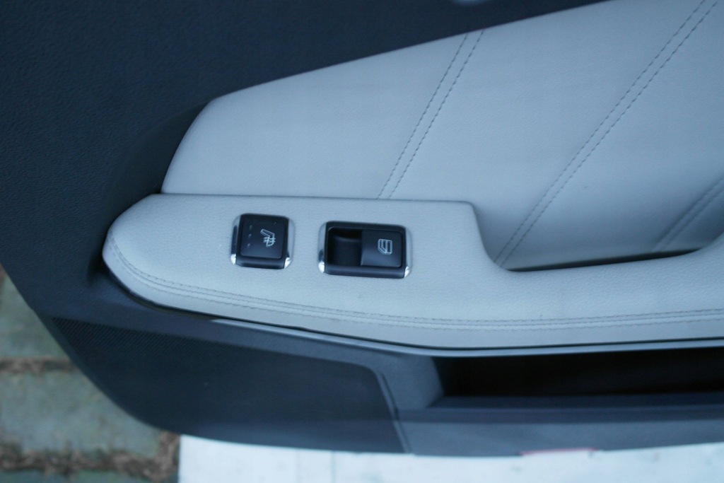 фото №5, Mercedes-benz e w212 10r обшивки обивка дверь комплект подогрев задняя сиденья