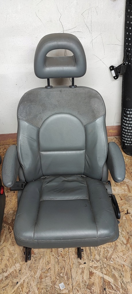 фото №3, Chrysler voyager iii сиденья drugi ряд полукожа