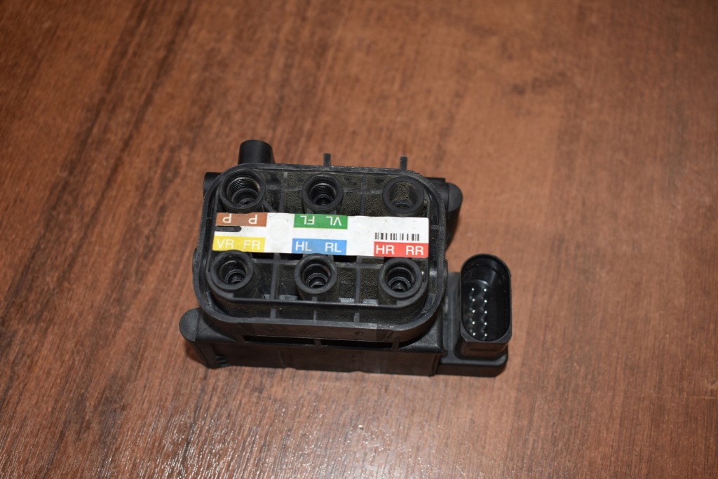 фото №1, Розподільник підвіска mercedes w217 w222 1