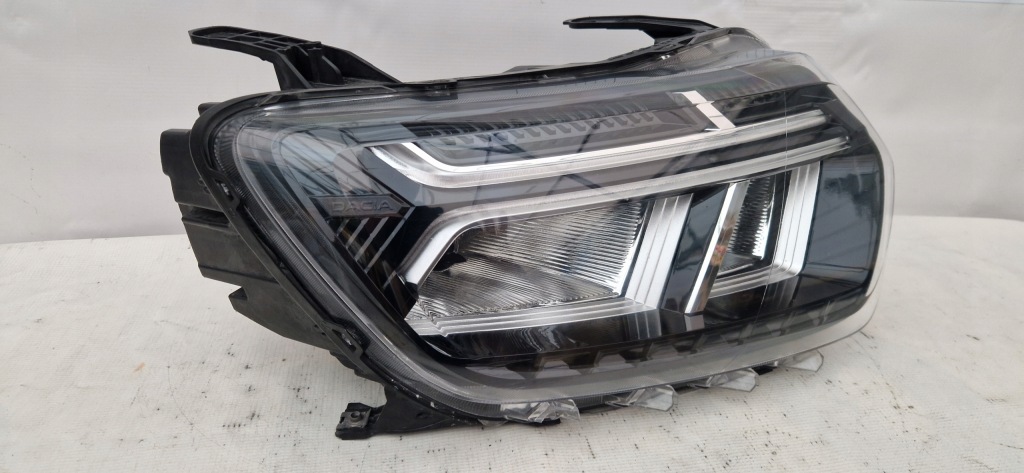 Dacia duster 2 2 рестайлинг  full led фара передняя правый Доставка
