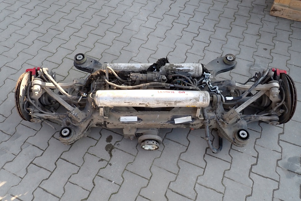 фото №1, Задняя oś балка подвеска maserati levante 2017