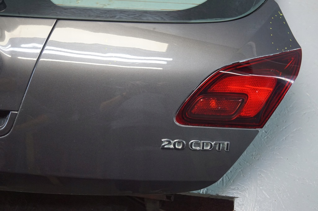 фото №12, Крышка багажника багажника задняя opel astra j 5d