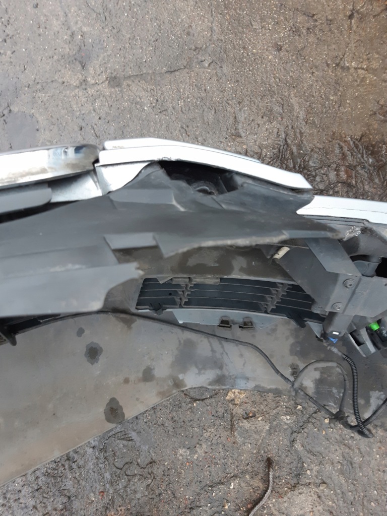 фото №13, Audi a8 d3 бампер перед передний решётка радиатора решётка радиатора омыватель pdc ксенон ly7g