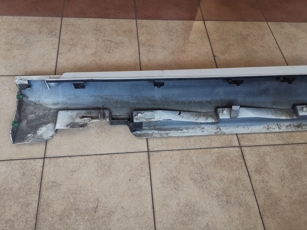 фото №7, Volvo v40 молдинг порог порог правая накладка heico