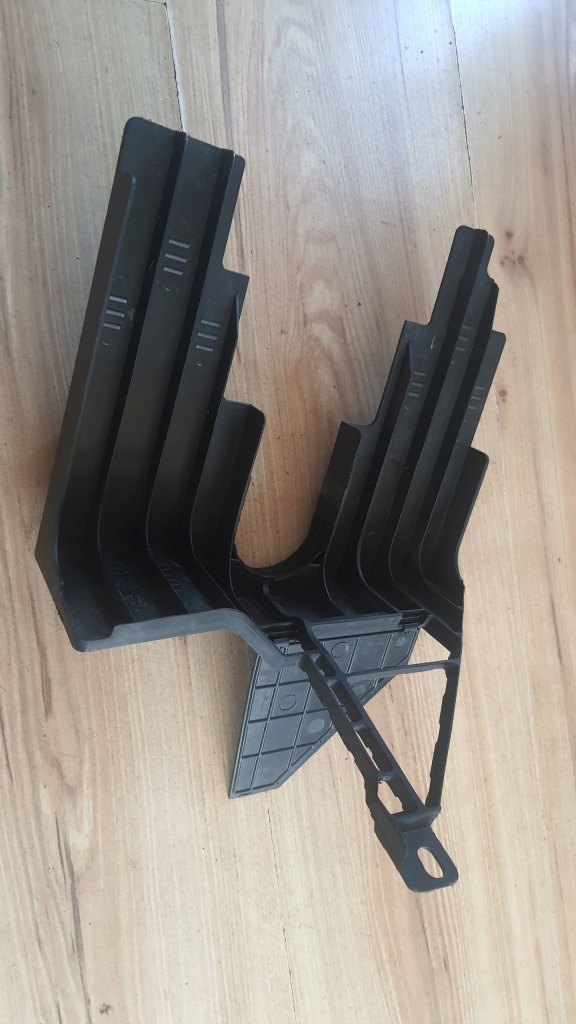 фото №5, Воздуховод впуск перегородка дефлектор воздуха mazda 3 z60113204a