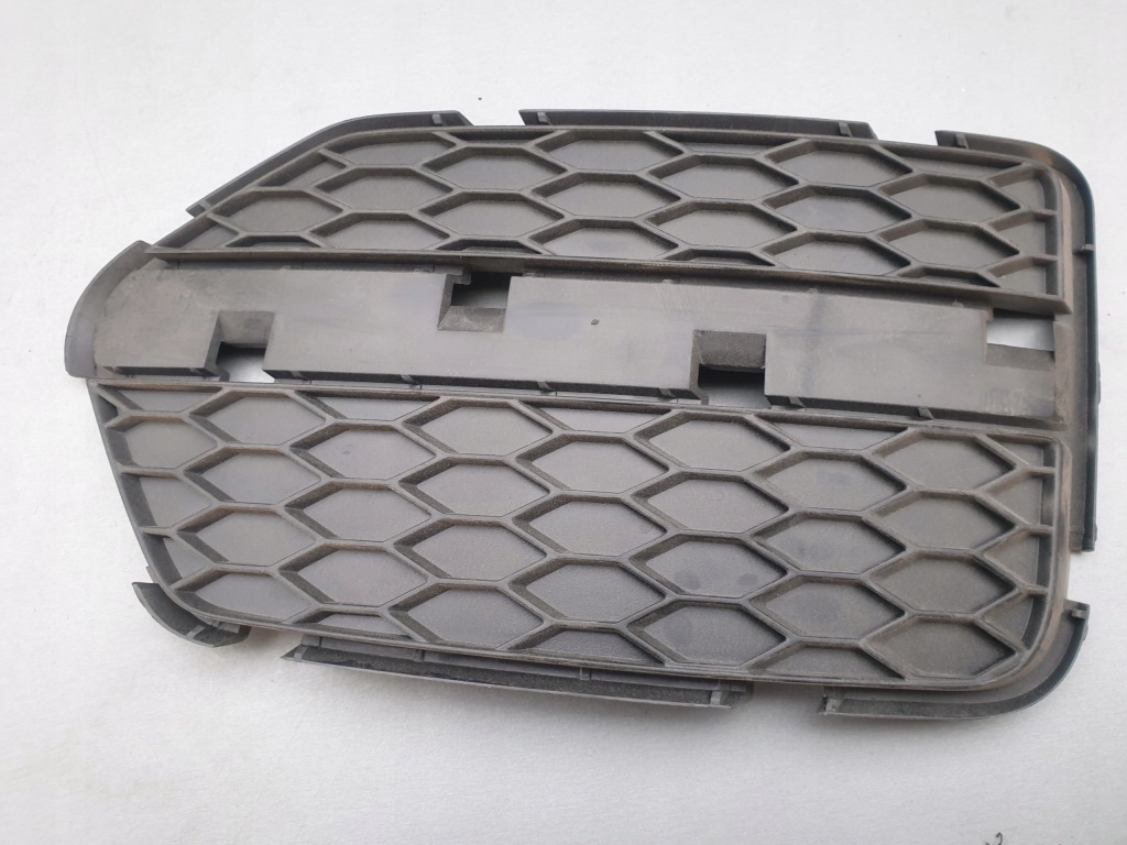 Купити Audi q3 lift 14- решітка радіатора решітка бампера права oem