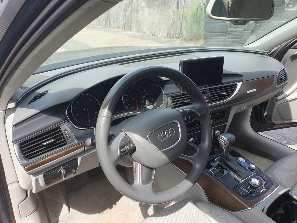 фото №1, Audi a6 c7 панель приладів панель приладів сіра