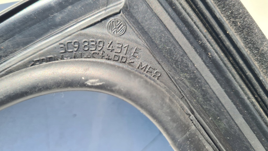 фото №6, Vw passat b6 05-10r kombi прокладка рамка накладки дверь хром левый задняя