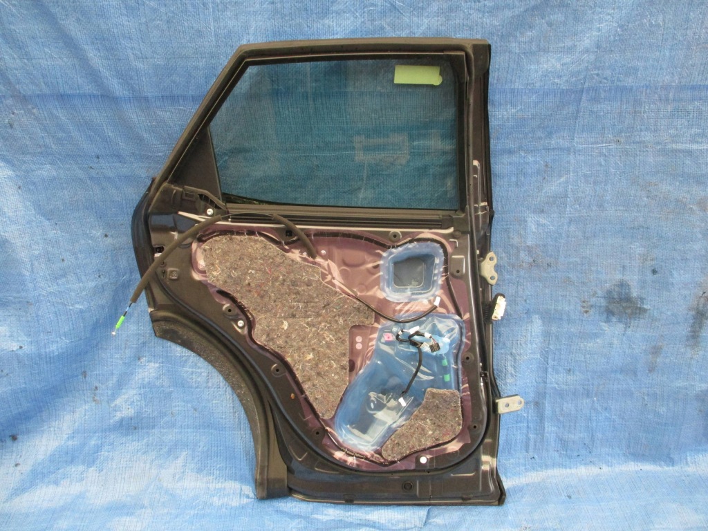 Дверь задняя задняя левое lexus lbx 24- коплектная  цвет 1l1 Киев