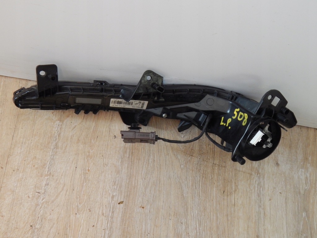 Фара drl ліве перед оригінал peugeot 508 1638037880 європа Зі Шроту