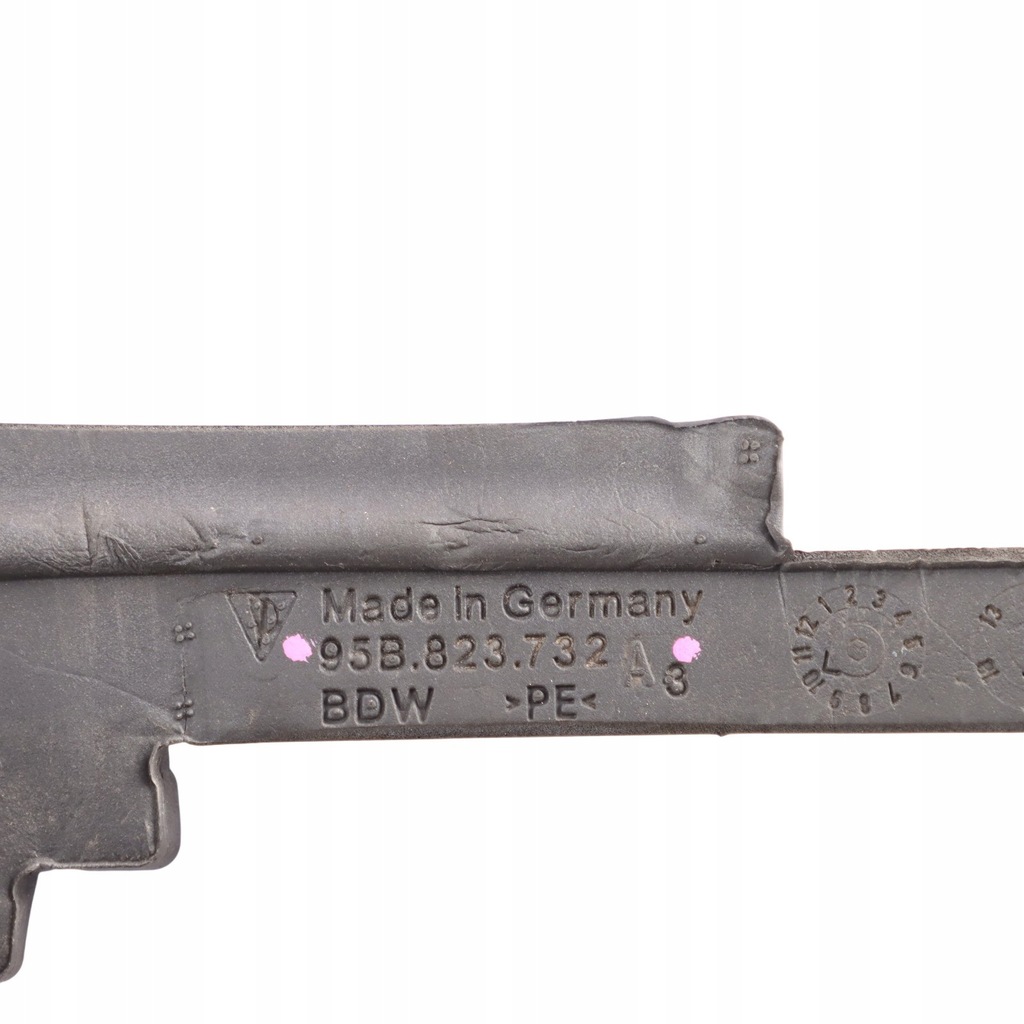 фото №10, Porsche macan 95b прокладка відсік двигуна права 95b823732a