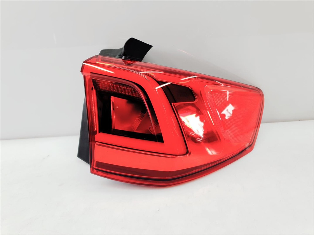 фото №1, Seat tarraco 18r+ правая лампа задняя led ory eu !!!