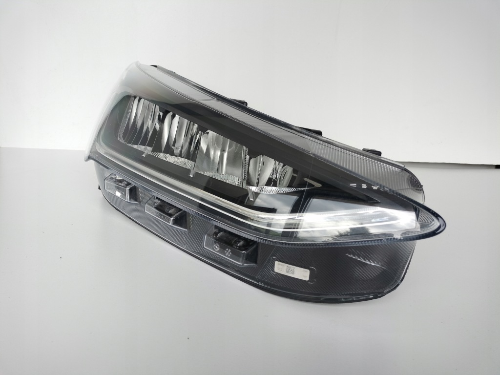 Купити Фара правий фара ford focus mk4 22- рестайлінг  full led