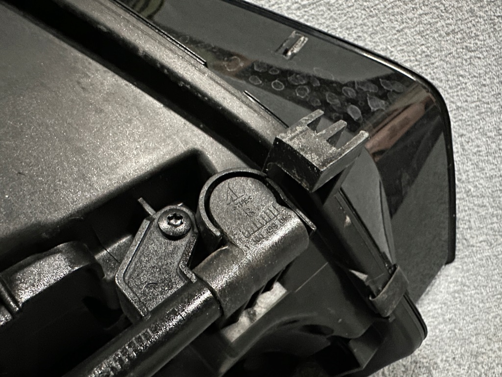 Фара audi a5 8t рестайлинг  ксенон нет поворотный led правый  оригинал 8t0941044c европа с Разборки