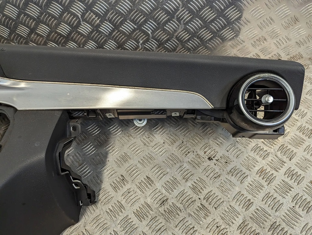 фото №9, C-klasa w205 2014-2018 панель приладів приладова консоль подушка безпеки kpl