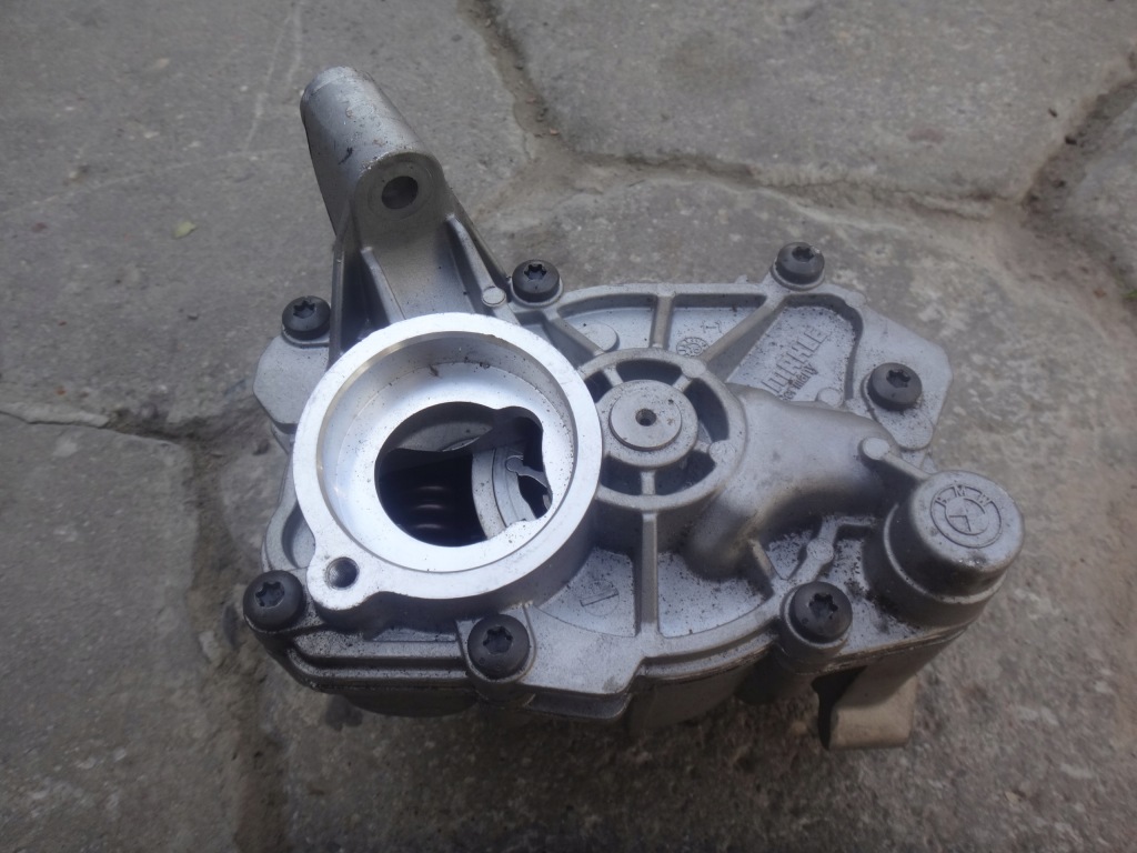 фото №9, Насос оливи bmw g30 g11 g12 g14 g15 g16 g05 g06 g07 n63 n63b44
