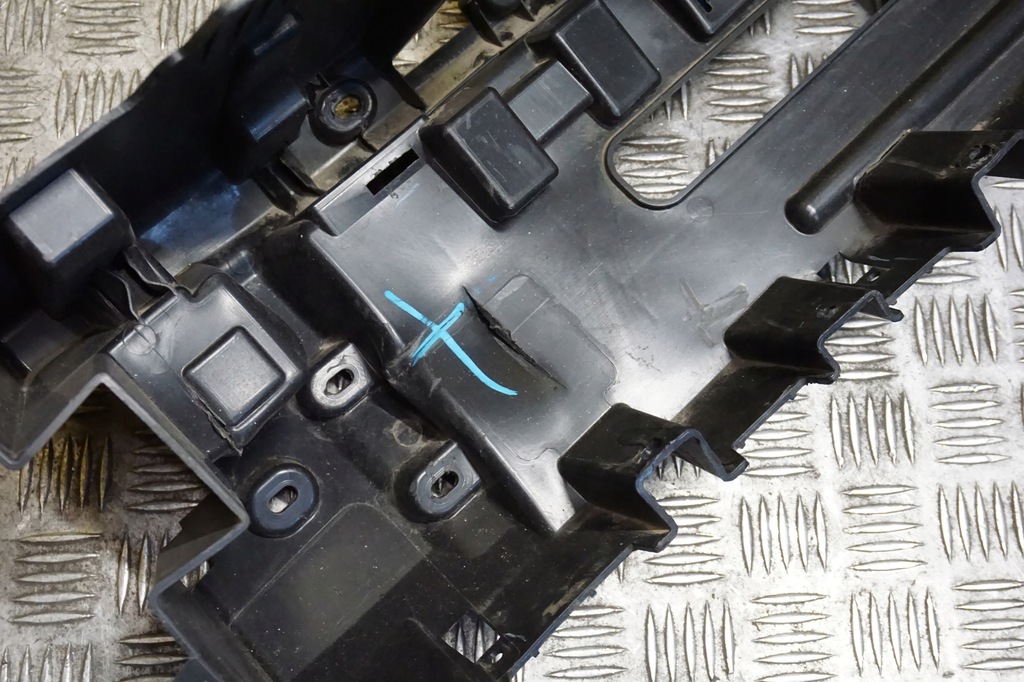 фото №8, Ford maverick 2022 2023 - напрямна бампера задня підсилювач кронштейн usa