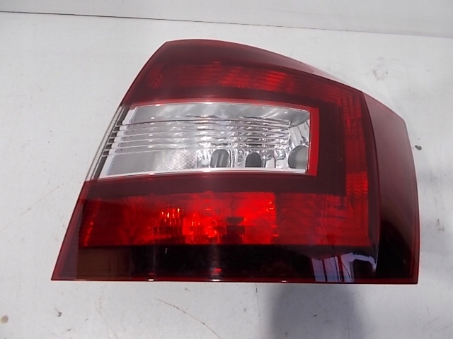 фото №3, Skoda rapid spaceback lift 17-19 лампа задня права