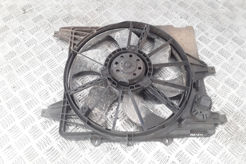Вентилятор радіатора renault kangoo kc0/1_ 8240351 1.9l дизель 59kw 2001 Зі Шроту