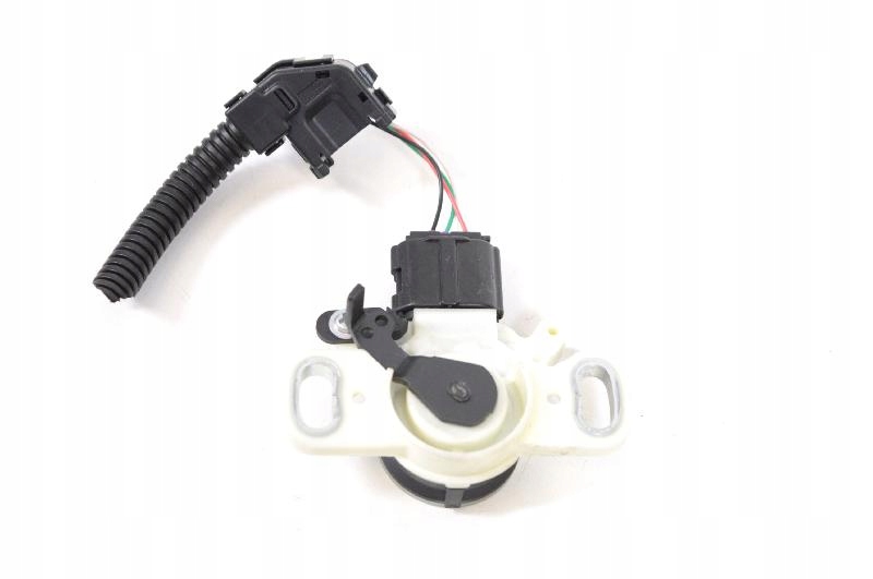 фото №2, Lexus rc 300h 2016 rhd перемикач датчика педалі гальма