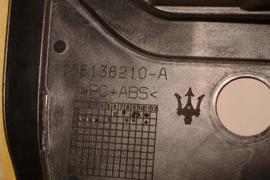 фото №7, Maserati levante 2016 потолок