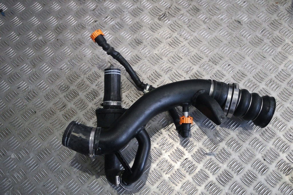 Купить Шланг пабтрубок  интеркулер ferrari 488 761298 2