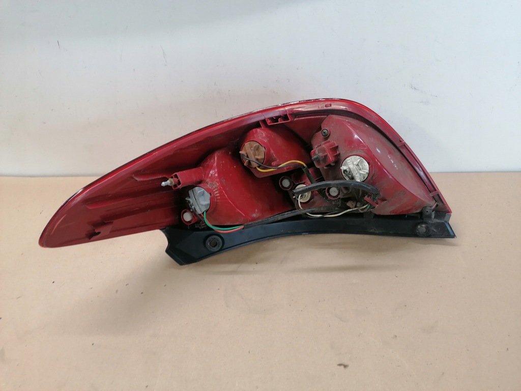 фото №16, Лампа правая + левая задняя hyundai i i20 08-12 5d hb