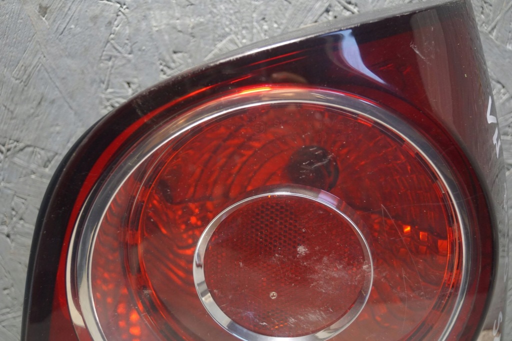 Vw polo iv 9n3 рестайлинг  лампа правая задний  s1598 Киев