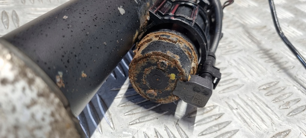 фото №10, Mercedes w222 амортизатор амортизатор правый задняя задний a2223200413