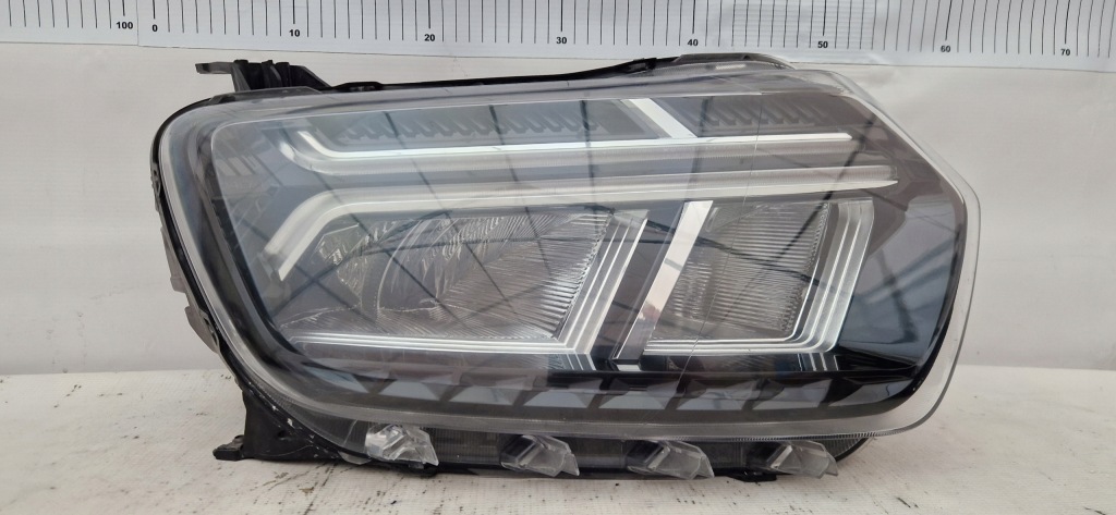 Купить Dacia duster 2 2 рестайлинг  full led фара передняя правый