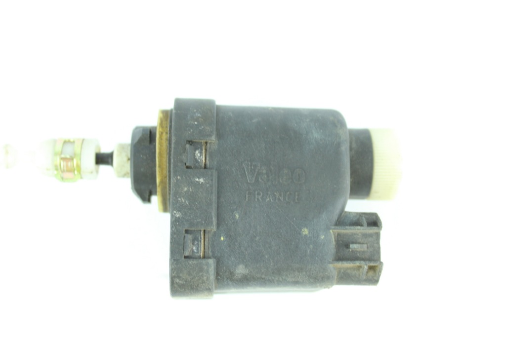 Купить Двигатель регулировки света peugeot 405 valeo