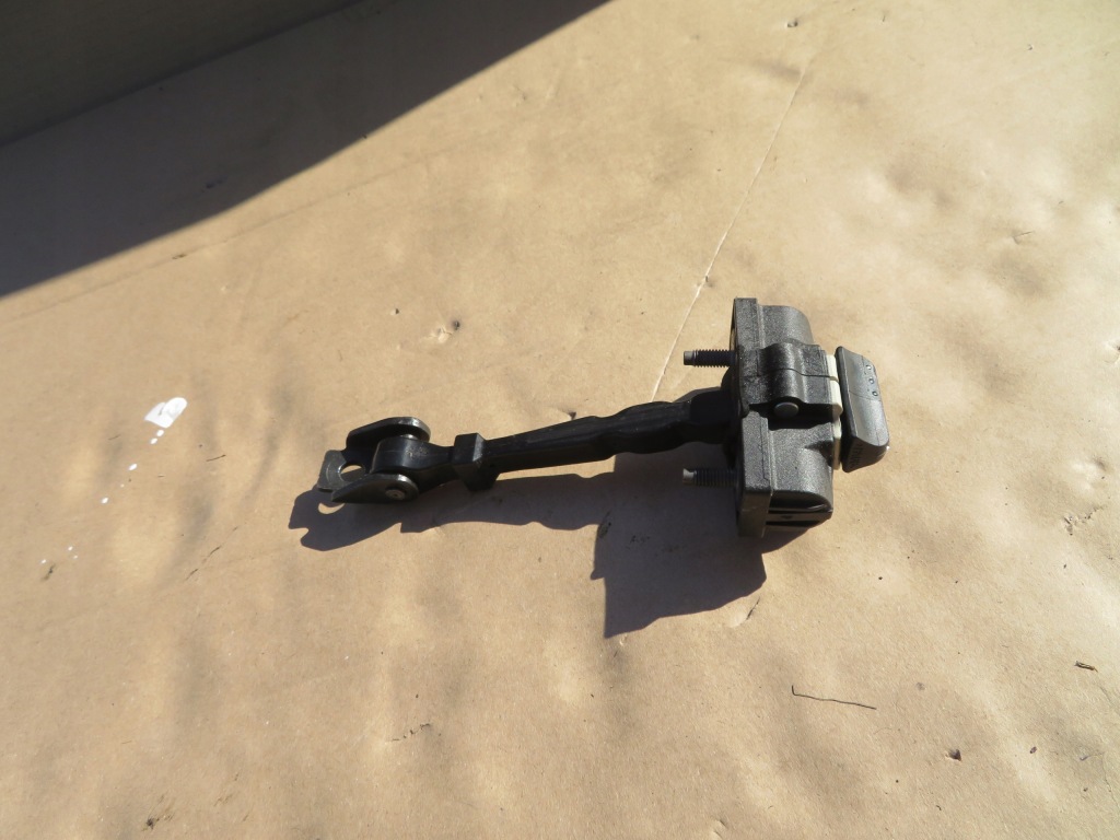 фото №1, Ограничитель дверь перед renault captur i 13- 804308807r