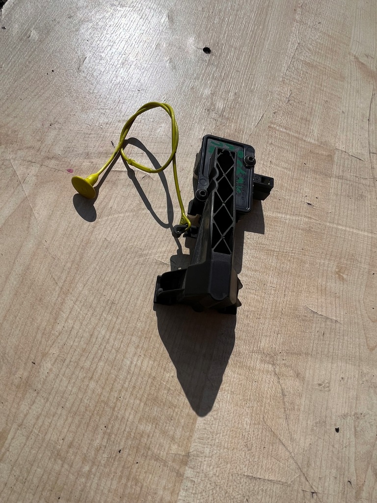 фото №1, Mercedes ml w164 3.0 замок крышка топлива