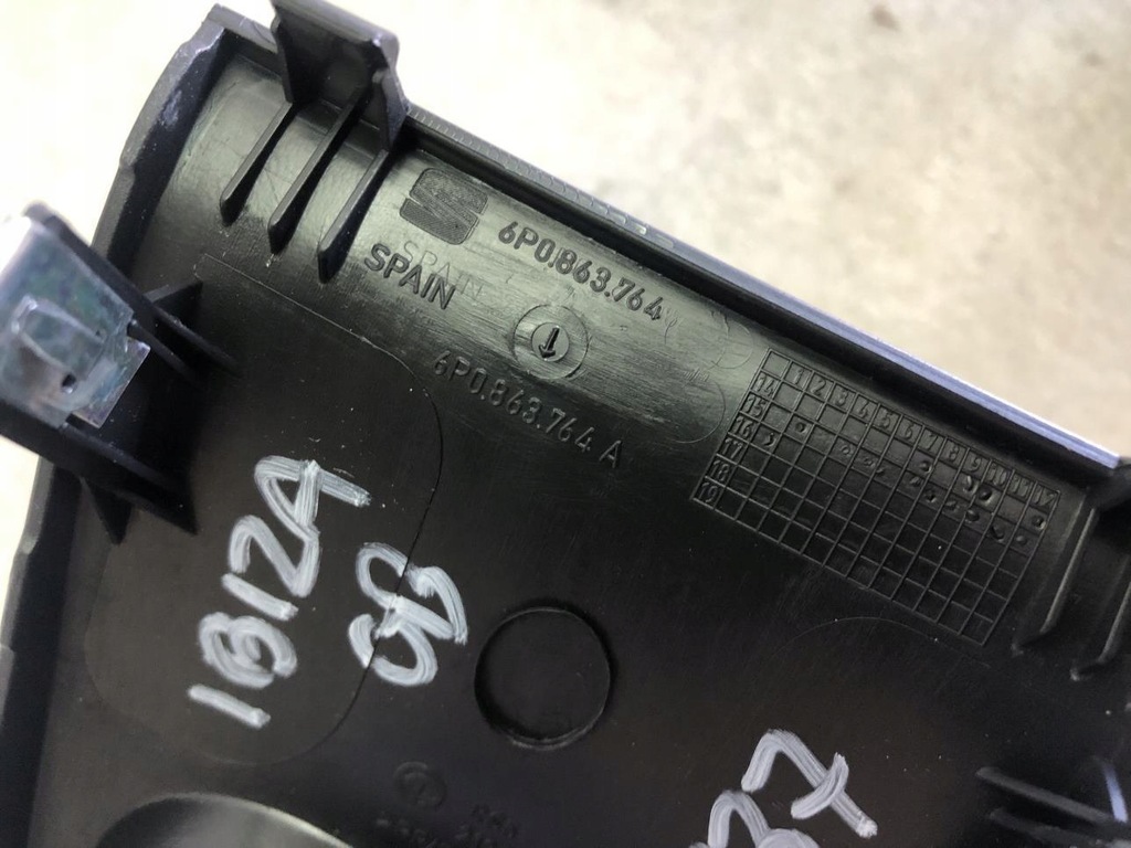 фото №9, Консоль средняя 6p0863764a seat ibiza iv