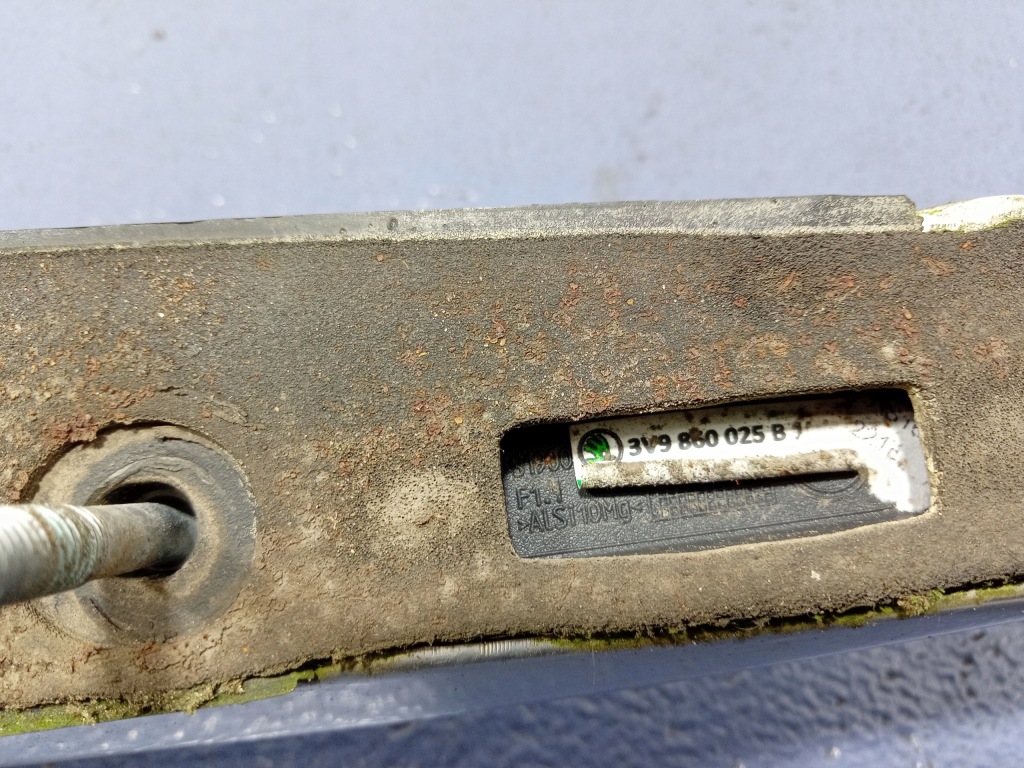 Skoda superb 3 универсал 15- рейлинги кровельные комплект  3v9860025b 3v9860026b Цена